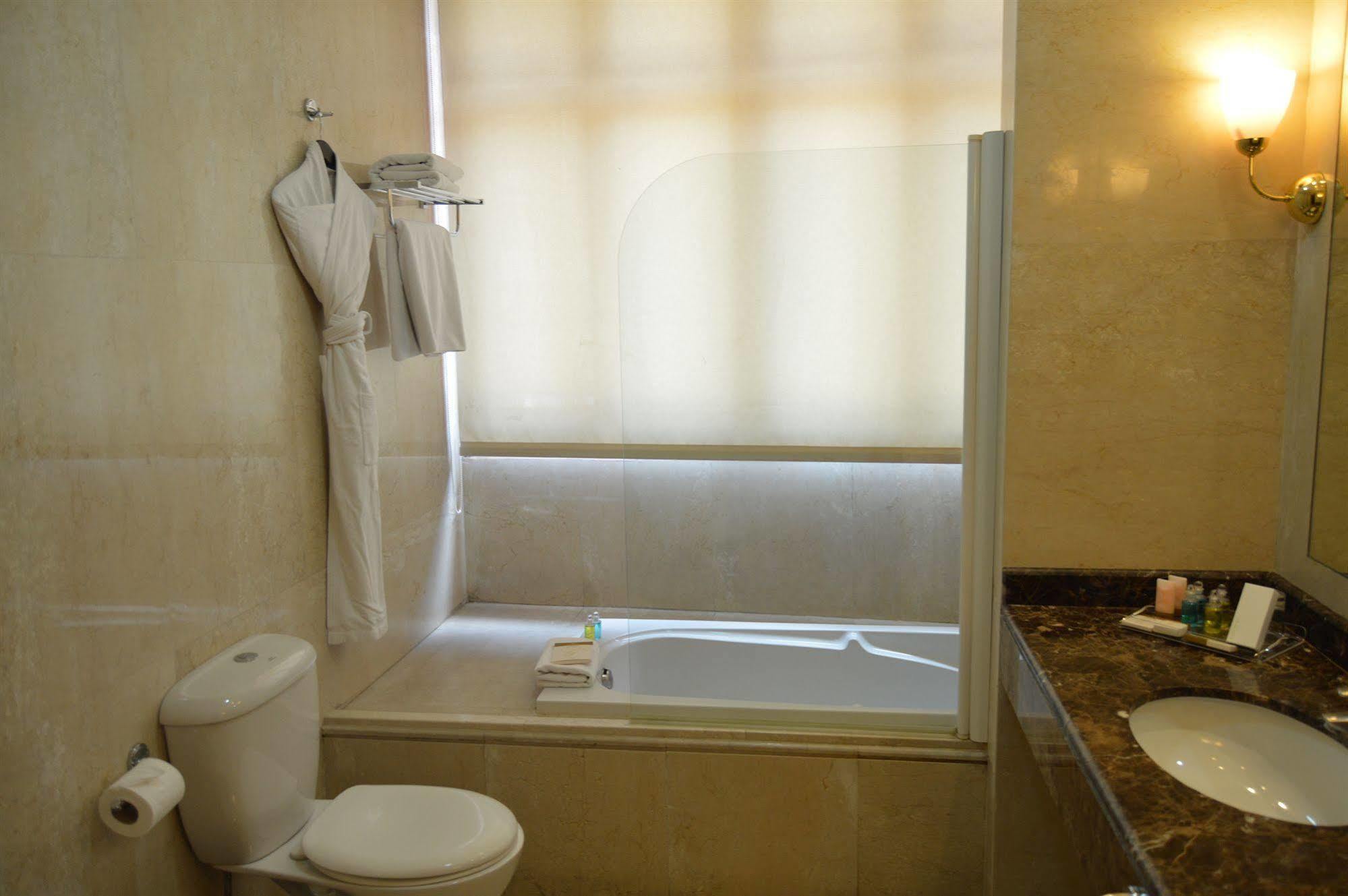 Etoile Suites Boutique Hotel Downtown Bejrút Kültér fotó