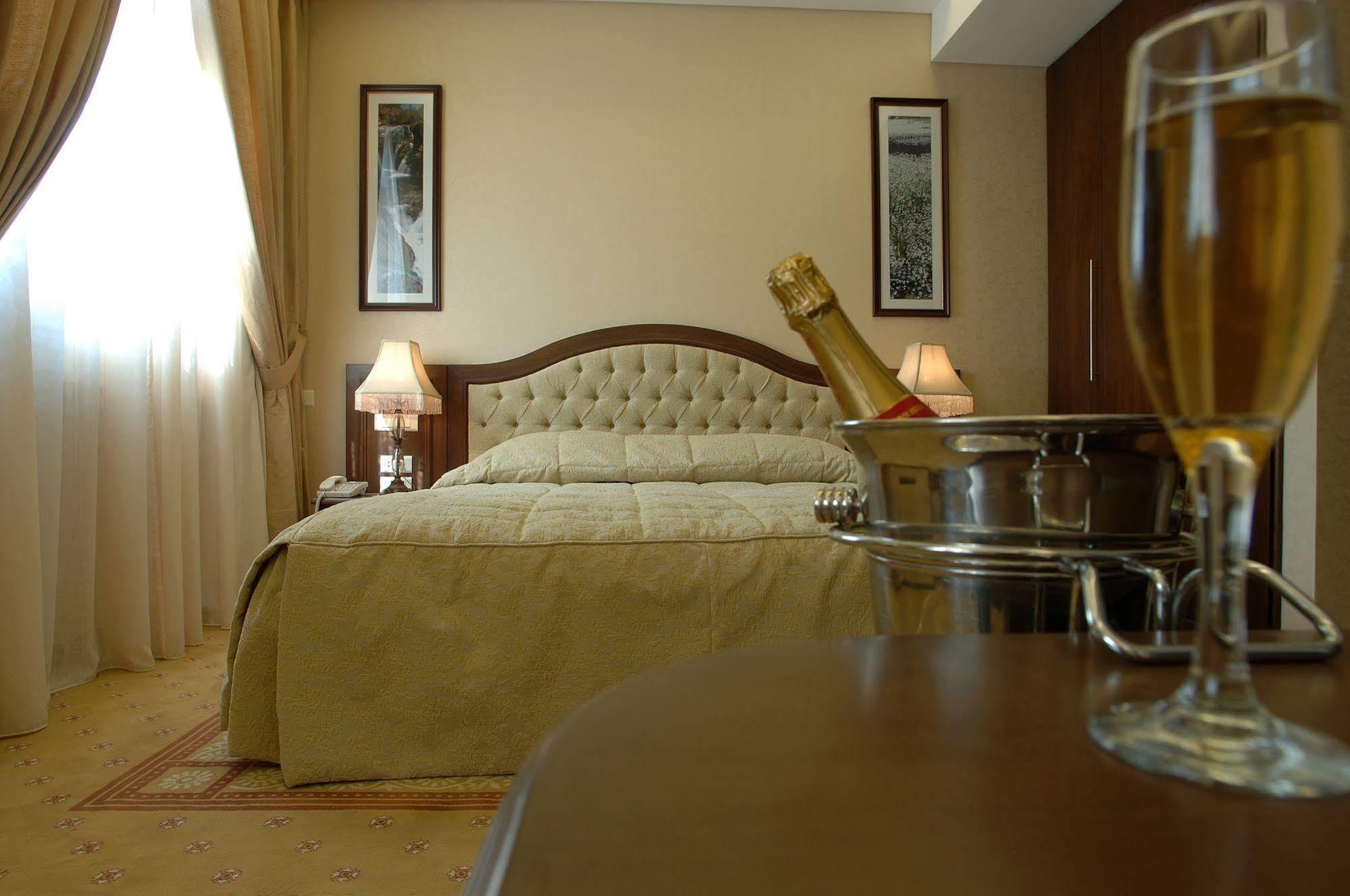 Etoile Suites Boutique Hotel Downtown Bejrút Kültér fotó